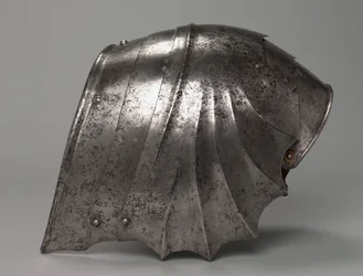 Gothic Fan-Shaped Pauldron, c.1485-1500