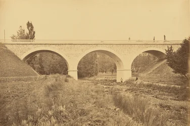 Viaduct on the Rhins, Near Pradines