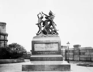 Fort Dearborn Massacre Monument at Calumet Street and 18th Avenue, Chicago, Illinois, USA (c.1900)