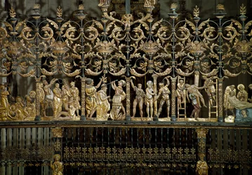 Choir gate