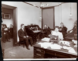 Hotel Records Office, New York, 1908