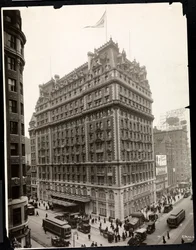 View of the Hotel Knickerbocker, Broadway and 42nd Street, New York, 1912