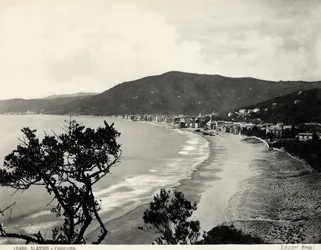 Stretch of the beach in Alassio, c.1890