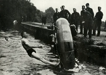 RAF personnel learning to use a dinghy