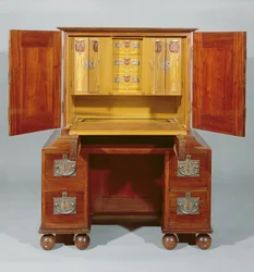 Cabinet - front open, 1898