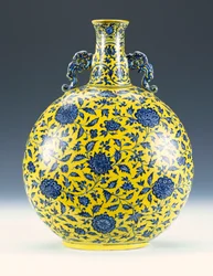 An Underglaze Blue and Yellow Enamelled Moonflask with a Peony and Lotus Pattern, c.1723-1735
