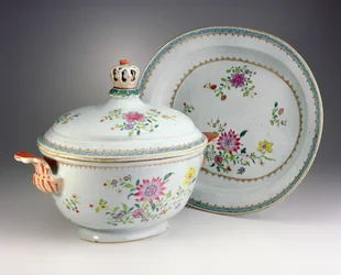 Tureen, cover and stand, Qianlong period, 1736-95