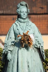 Statue of Queen Caroline Amalie of Denmark