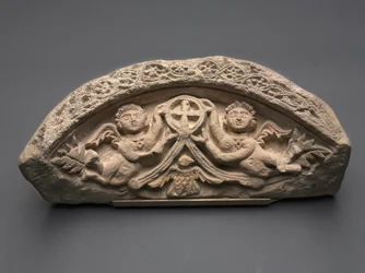 Lunette with Two Angels Supporting a Pendant Cross, 400s