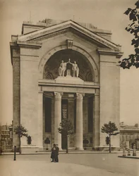 Bush House, An American Addition to Post-War London