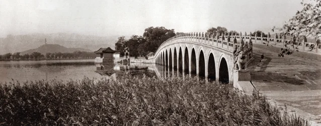 The bridge with 17 arches, Beijing