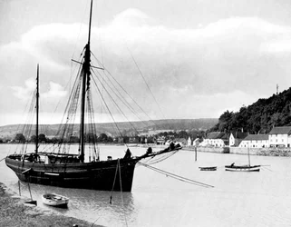 Minehead from the harbour wall, Somerset, 1924-1926
