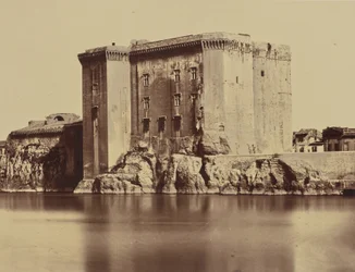 Tarascon. Castle