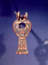 Right Earring from a Pair of Earrings with a Bluebird, from the Tomb of Tutankhamun, Valley of the Kings, Thebes, c.1347-37 BC