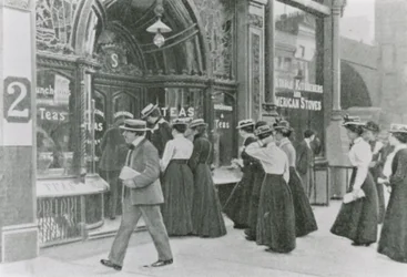 Buckingham Palace Garden Party, 1911