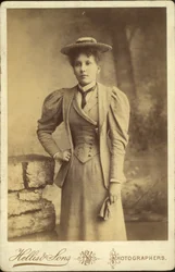 Cabinet card, portrait of a woman