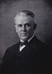 Dr R A Millikan