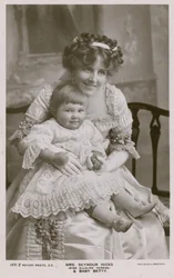 Mrs Seymour Hicks and daughter