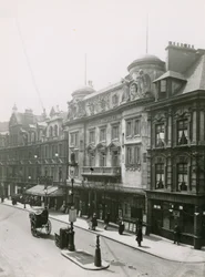 The Apollo Theatre and Lyric Theatre, 1907