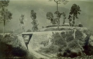 The loop at Agony Point at Tindharia on the Darjeeling Himalayan Railway, 1880s