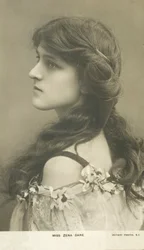 Zena Dare, English stage actress and singer