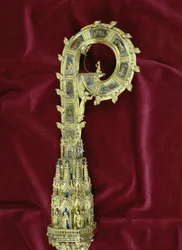Head and crook of the crozier of William of Wykeham: Peter side (detail)