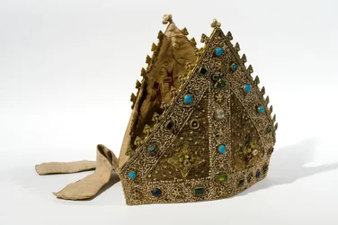 Mitre belonging to William of Wykeham, late 14th or early 15th century