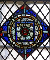 Window s4 depicting a reset geometric panel