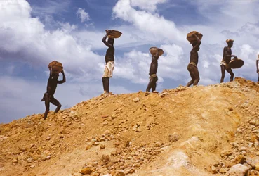Columbite mining, Nigeria, Africa