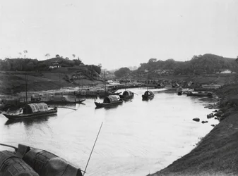Tzeliutsing, Szechuan, Salt Boats in the Industrial District of the Salt-Wells