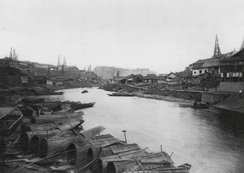 Tzeliutsing, Szechuan, The industrial district of the salt-wells