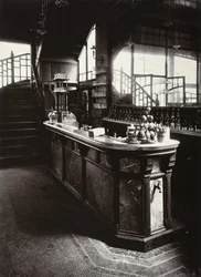 Cabaret Bar