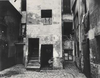 Courtyard, 41 rue Broca, Paris, 5th Arrondissement, 1912