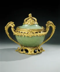 Louis XV pot-pourri vase