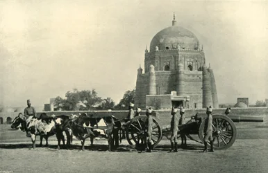 Indian Garrison Artillery with Heavy Battery 40-pr. M.L. Equipment - Drill Order Khaki, 1901
