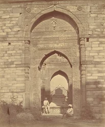 Tomb in Kutub