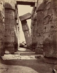Leaning Column, Inside the Hypostyle Hall