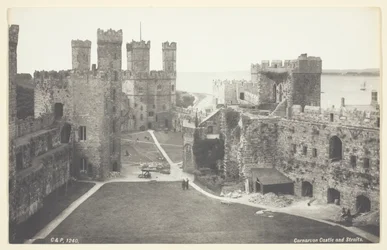 Carnavon Castle and Straights