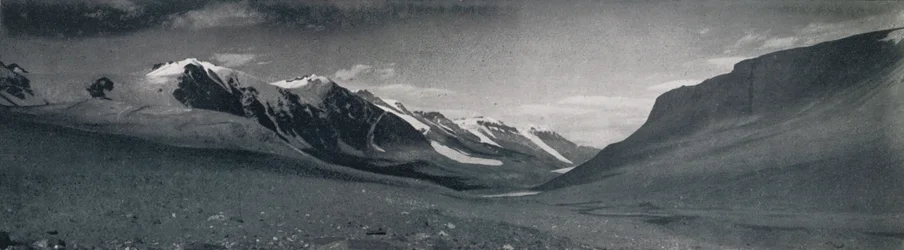 An Ice-Free Outlet Valley