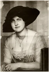 Mary with a dark hat