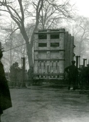 Transporting female Asian Elephant Lukhi in a wooden crate, London Zoo, 1923