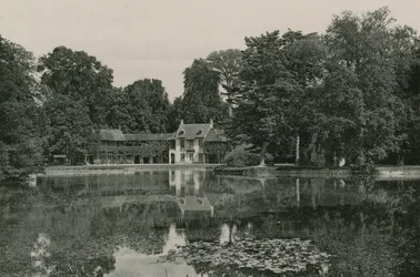 Queens House