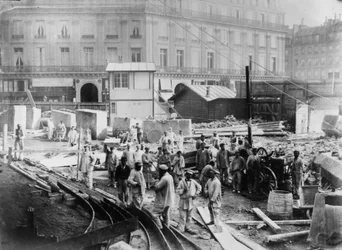 Works in the Opera district in Paris. End of the 19th century.