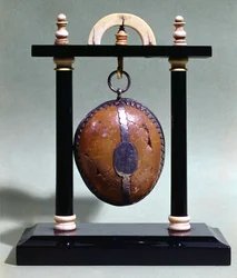 A bezoar on a stand