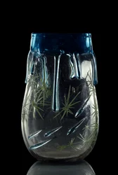 Art France: vase created around 1875-1878 in tinted glass with engraved decor and enamel