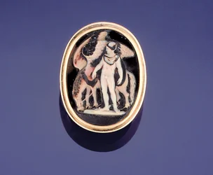 Cameo ring with Bellerophon leading Pegasus to water