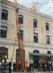 Firefighters of Paris. The big ladder. The one employed in the regiment, from the Gugumus system, is dragged by two horses; on its foretrain are her driver and the three sappers who must manoeuvre her.