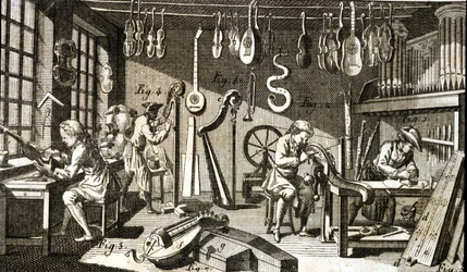 Luthier