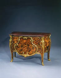 Royal Louis XV commode