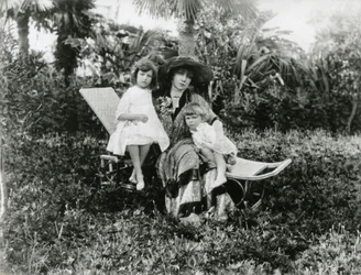 Sarah Bernhardt, 1890s